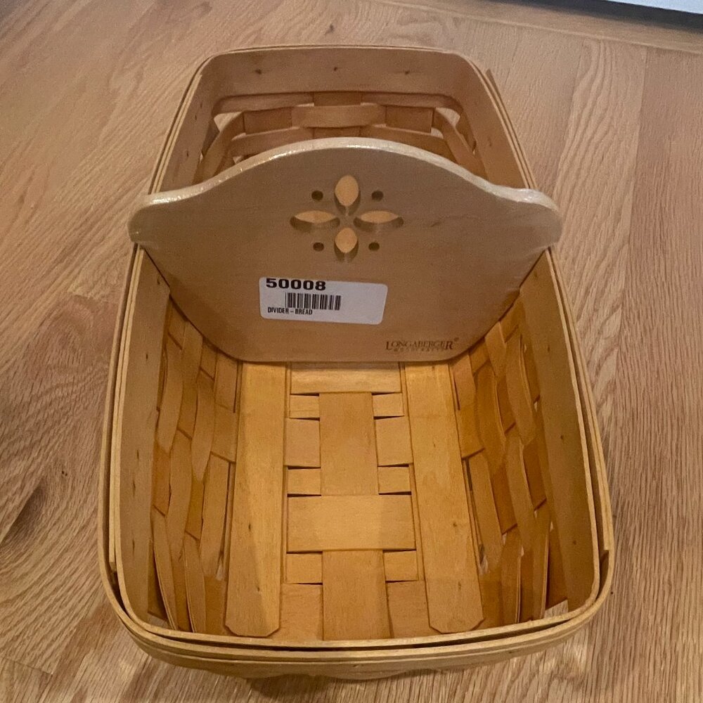 NEW/NEVER USED: Longaberger Bread Basket - with 3 basket protectors and Divider